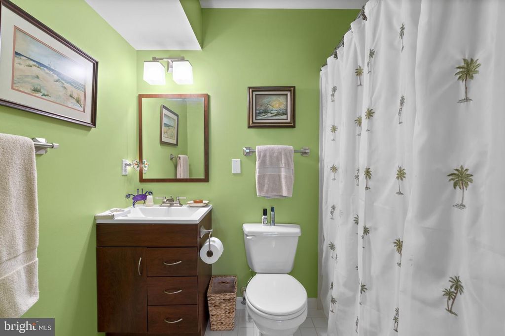 Image 21 of property listing at 20421 REMSBURY PL, Gaithersburg, MD 20886