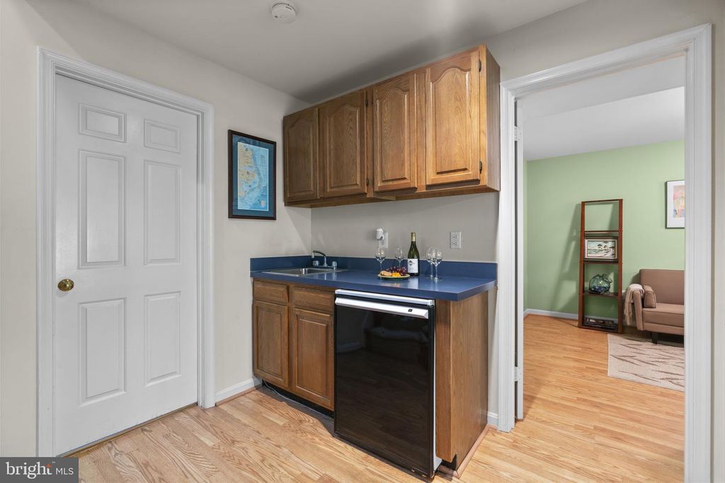 Image 22 of property listing at 20421 REMSBURY PL, Gaithersburg, MD 20886