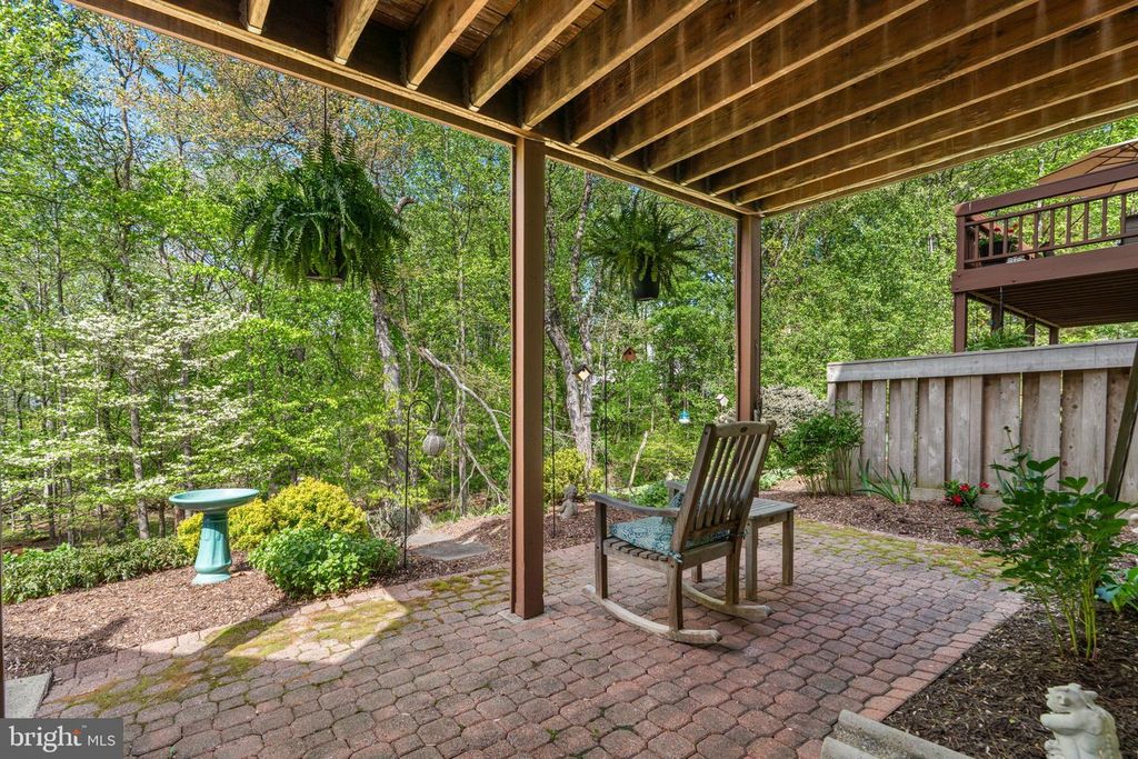 Image 23 of property listing at 20421 REMSBURY PL, Gaithersburg, MD 20886