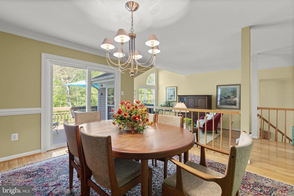 Image 8 of property listing at 20421 REMSBURY PL, Gaithersburg, MD 20886