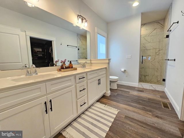 1855 EMERALD WAY, Mount Joy, PA 17552
