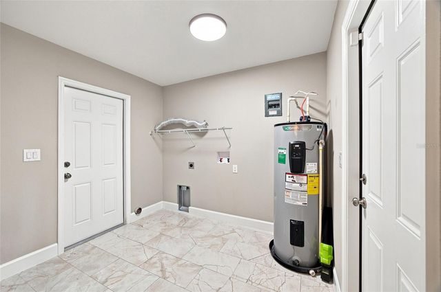 5106 THONOTOSASSA ROAD, Plant City, FL 33565