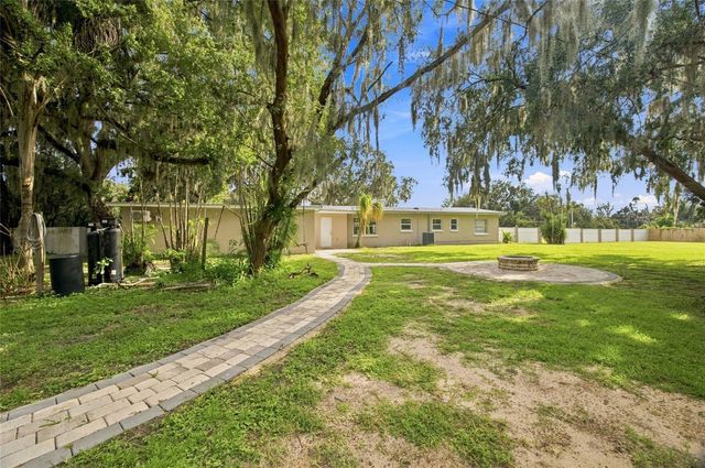 5106 THONOTOSASSA ROAD, Plant City, FL 33565