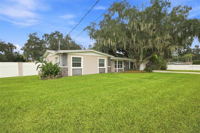 5106 THONOTOSASSA ROAD, Plant City, FL 33565