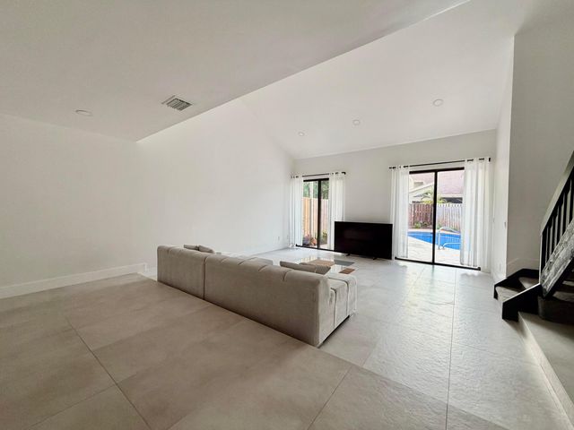 7657 Sierra Terrace W, Boca Raton, FL 33433