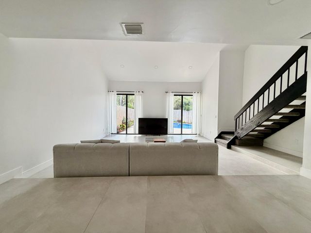 7657 Sierra Terrace W, Boca Raton, FL 33433