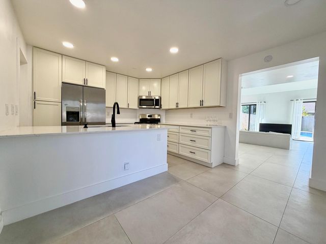 7657 Sierra Terrace W, Boca Raton, FL 33433