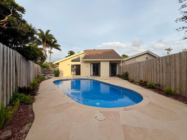 7657 Sierra Terrace W, Boca Raton, FL 33433