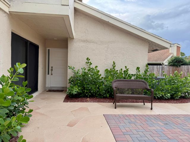 7657 Sierra Terrace W, Boca Raton, FL 33433