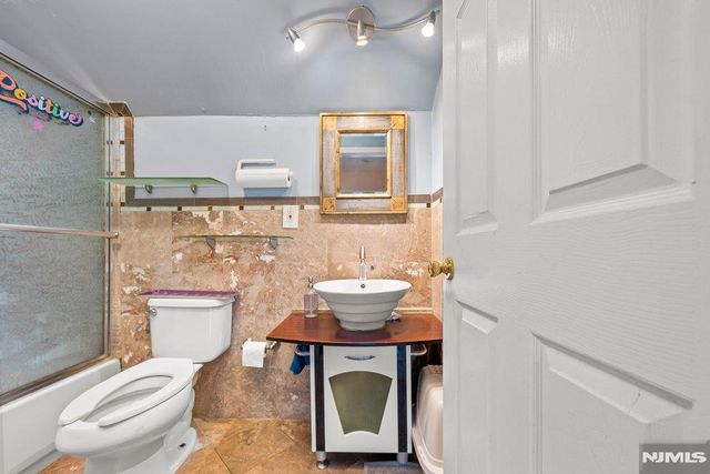 102 Treacy Avenue, Newark, NJ 07108