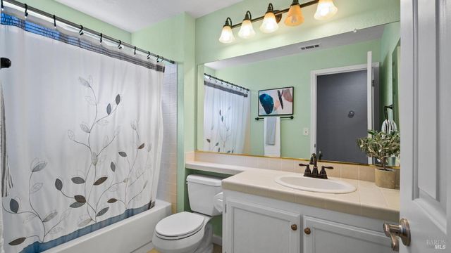 2920 Willow Ct, Fairfield, CA 94533