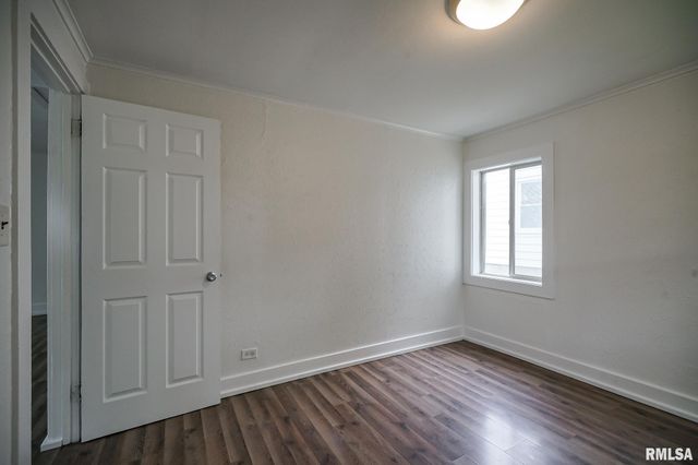 4013 N COLUMBUS Avenue, Peoria, IL 61603