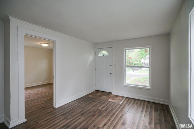 4013 N COLUMBUS Avenue, Peoria, IL 61603