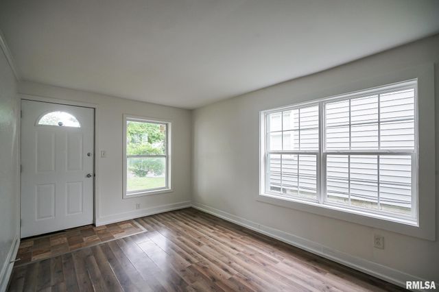 4013 N COLUMBUS Avenue, Peoria, IL 61603