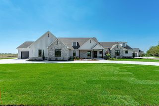 16671 W Hickory St, Goddard, KS 67052
