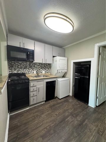 4335 Cedar Springs Road 110, Dallas, TX 75219