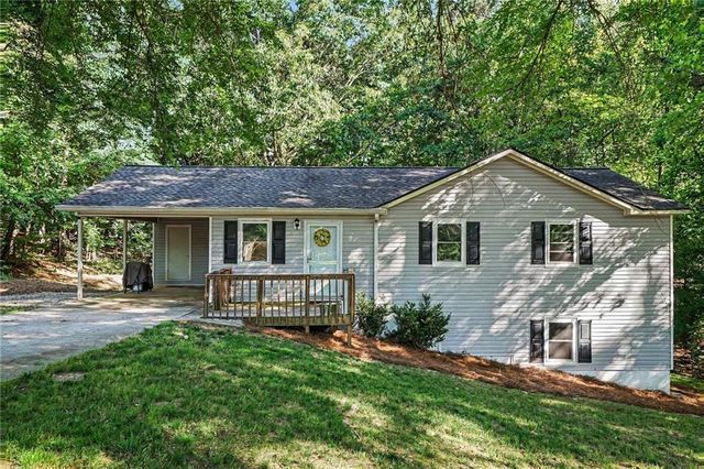 2262 Everett Court, Loganville, GA 30052