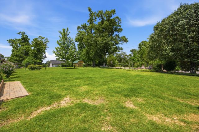 301 Dogwood Lane, Fort Oglethorpe, GA 30742