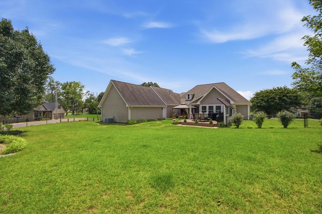 301 Dogwood Lane, Fort Oglethorpe, GA 30742