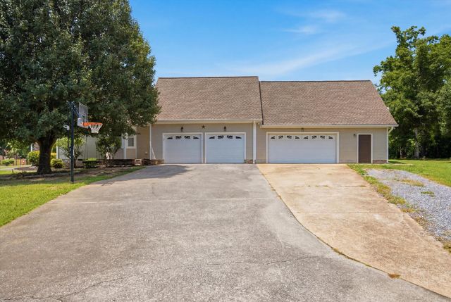 301 Dogwood Lane, Fort Oglethorpe, GA 30742