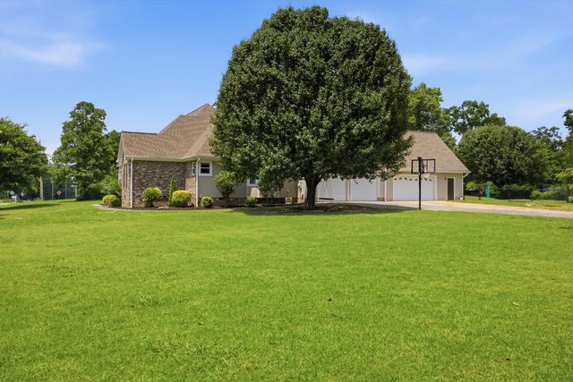 301 Dogwood Lane, Fort Oglethorpe, GA 30742