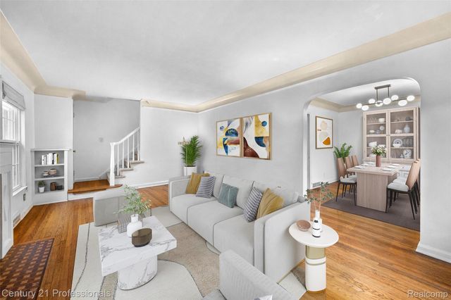 1677 Brys Drive, Grosse Pointe Woods, MI 48236