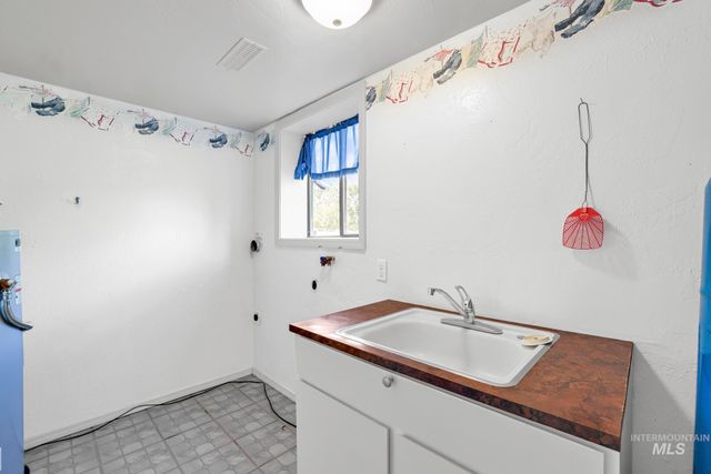 230 West 500 South, Jerome, ID 83338