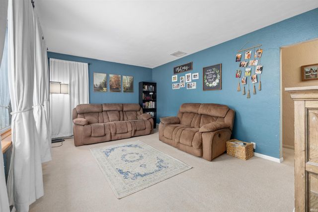 816 E 1st Street, Auburn, IN 46706