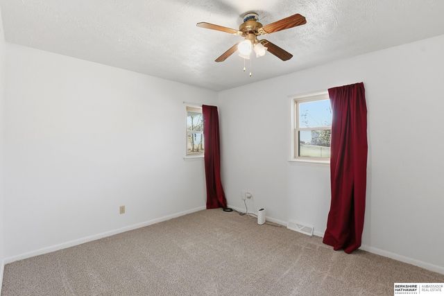 7634 Maple Street, Omaha, NE 68134