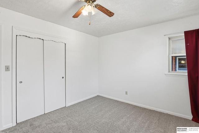 7634 Maple Street, Omaha, NE 68134