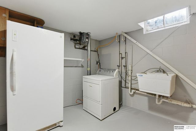 7634 Maple Street, Omaha, NE 68134