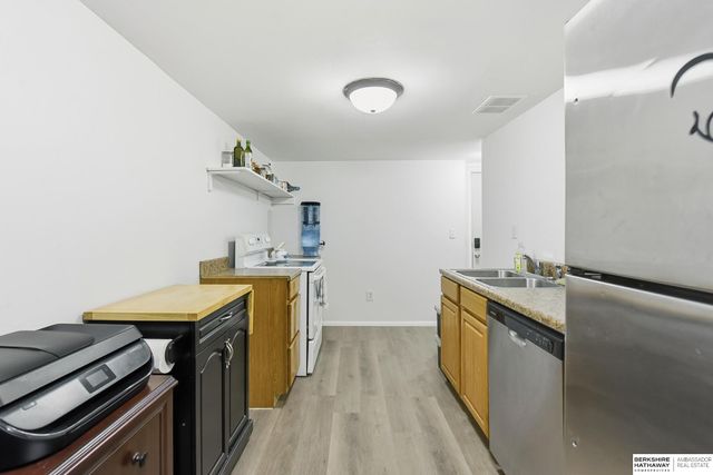 7634 Maple Street, Omaha, NE 68134