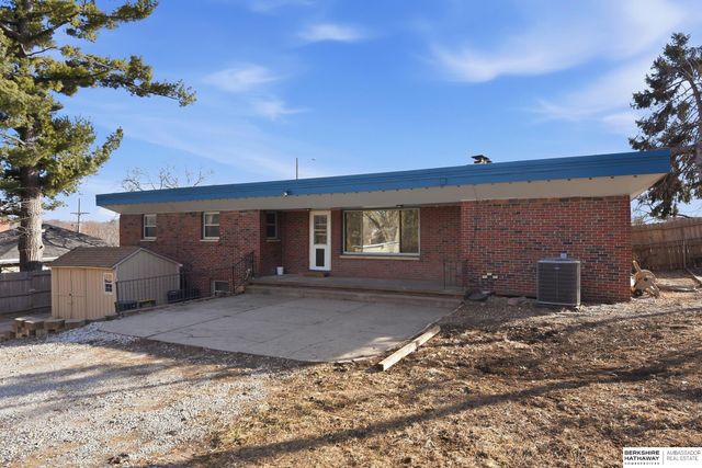 7634 Maple Street, Omaha, NE 68134