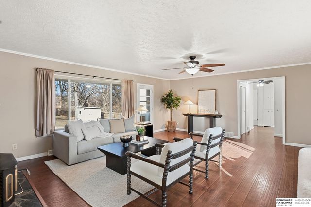 7634 Maple Street, Omaha, NE 68134