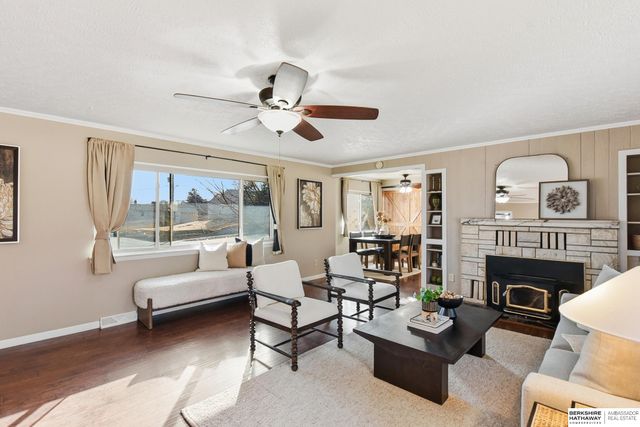 7634 Maple Street, Omaha, NE 68134