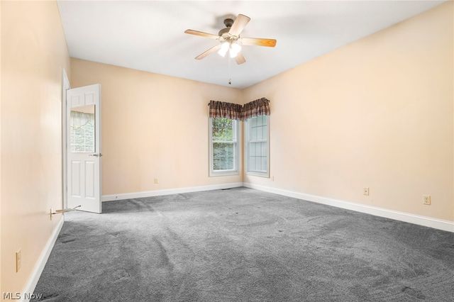 2041 Penhurst Circle NE, North Canton, OH 44720