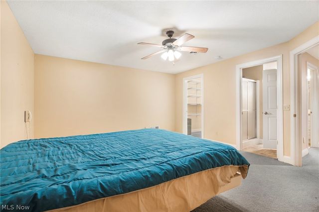 2041 Penhurst Circle NE, North Canton, OH 44720