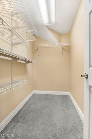 2041 Penhurst Circle NE, North Canton, OH 44720