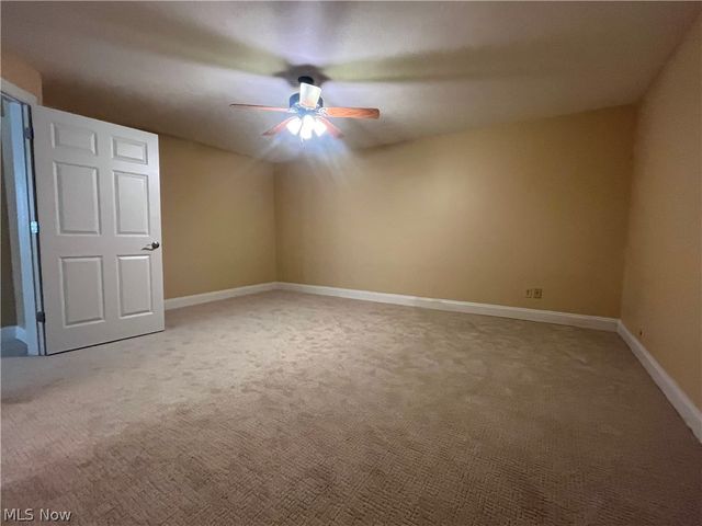 2041 Penhurst Circle NE, North Canton, OH 44720