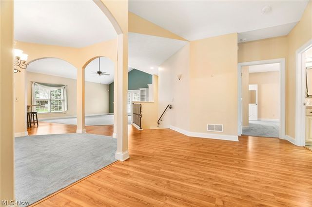 2041 Penhurst Circle NE, North Canton, OH 44720