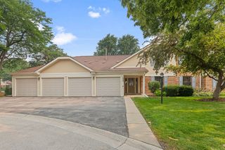 1022 Thorndale Court A2, Wheeling, IL 60090
