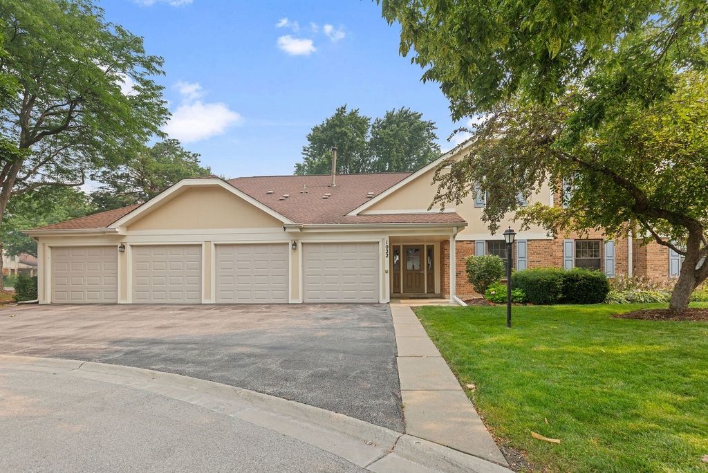 1022 Thorndale Court A2, Wheeling, IL 60090
