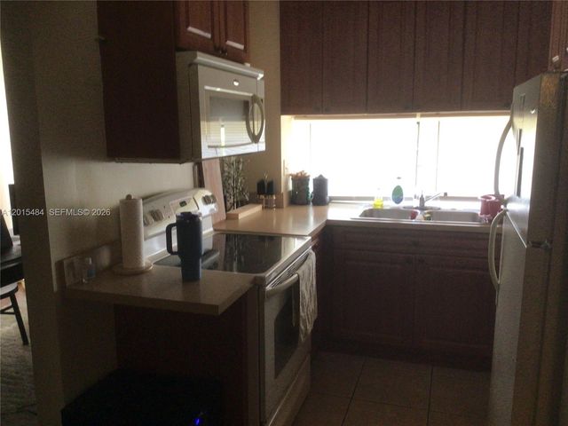 17021 N Bay Rd 625, Sunny Isles Beach, FL 33160