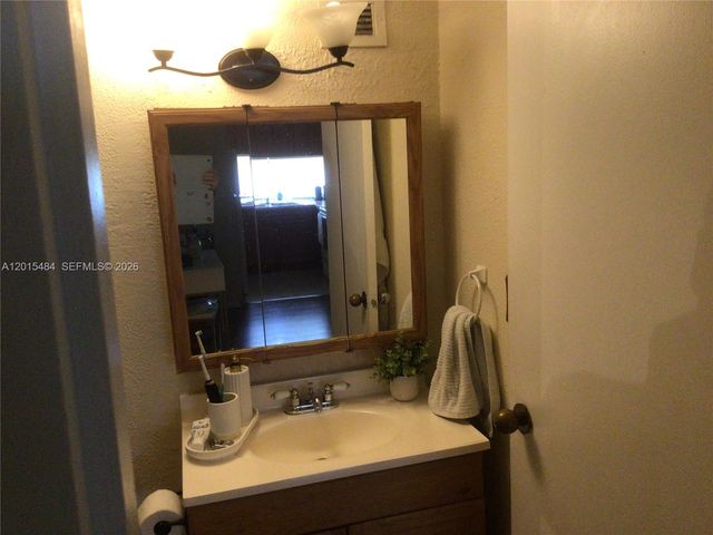 17021 N Bay Rd 625, Sunny Isles Beach, FL 33160