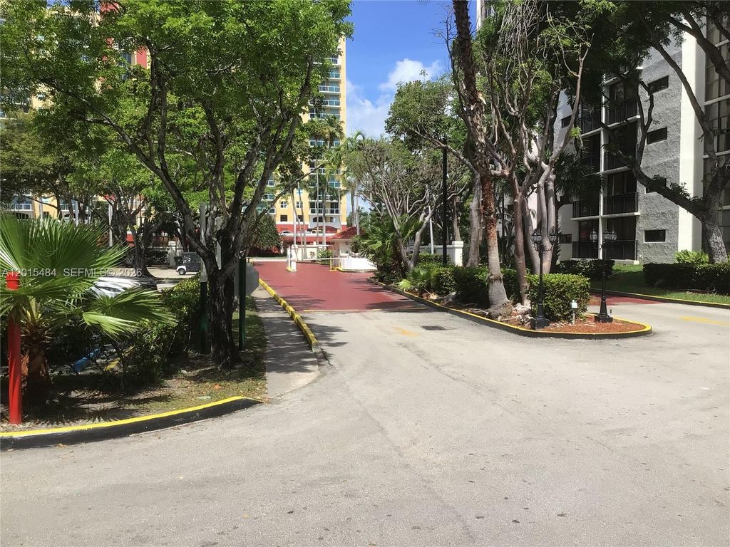17021 N Bay Rd 625, Sunny Isles Beach, FL 33160