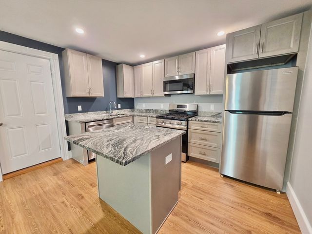 5 Greystone Ave 5, North Providence, RI 02911