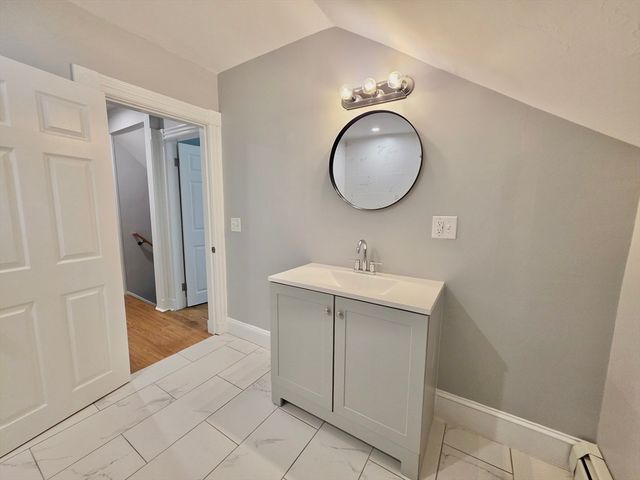 5 Greystone Ave 5, North Providence, RI 02911
