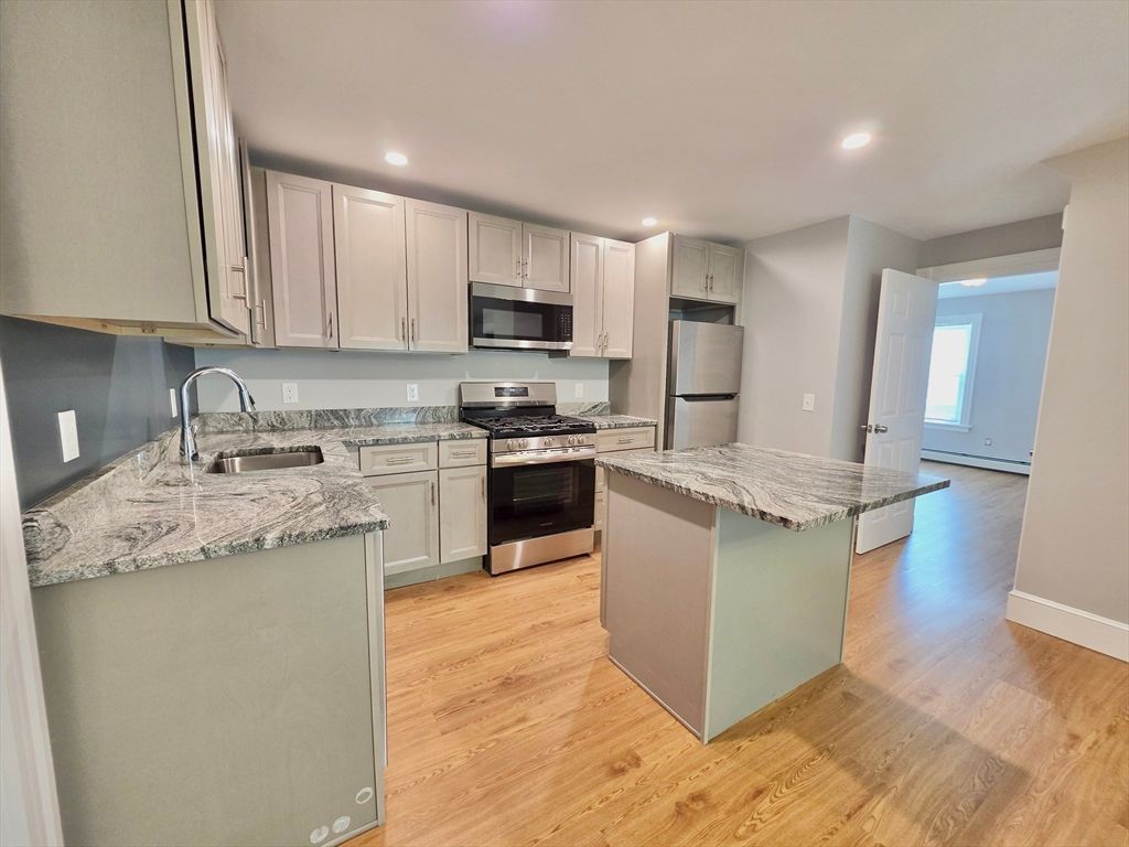 5 Greystone Ave 5, North Providence, RI 02911