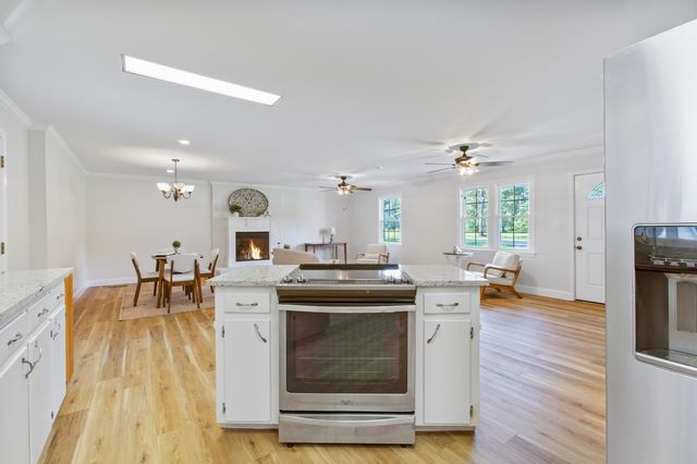 400 Black Oak Road, Bonneau, SC 29431