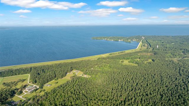 400 Black Oak Road, Bonneau, SC 29431